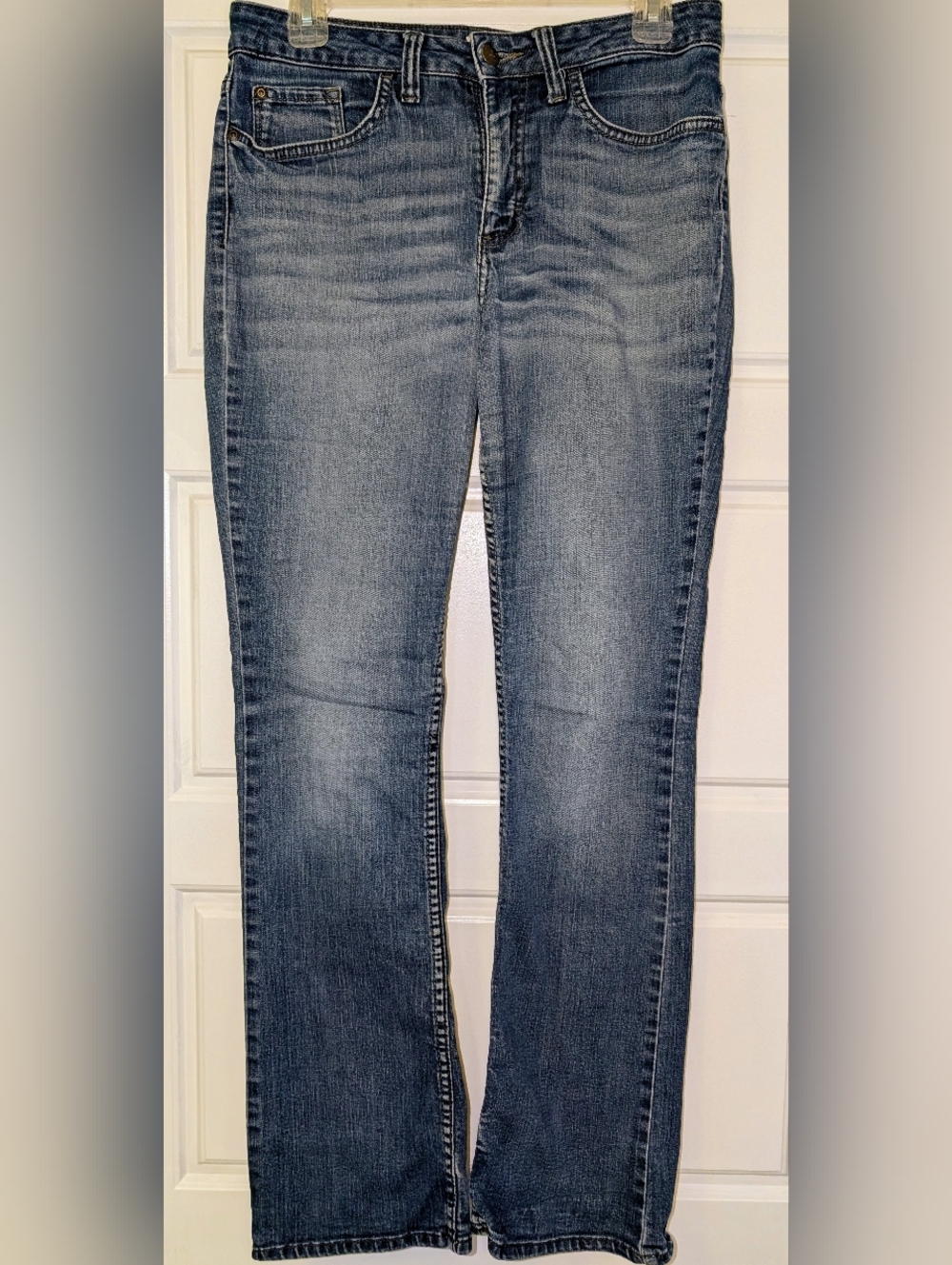 Classic Straight Leg Jeans in Faded Blue